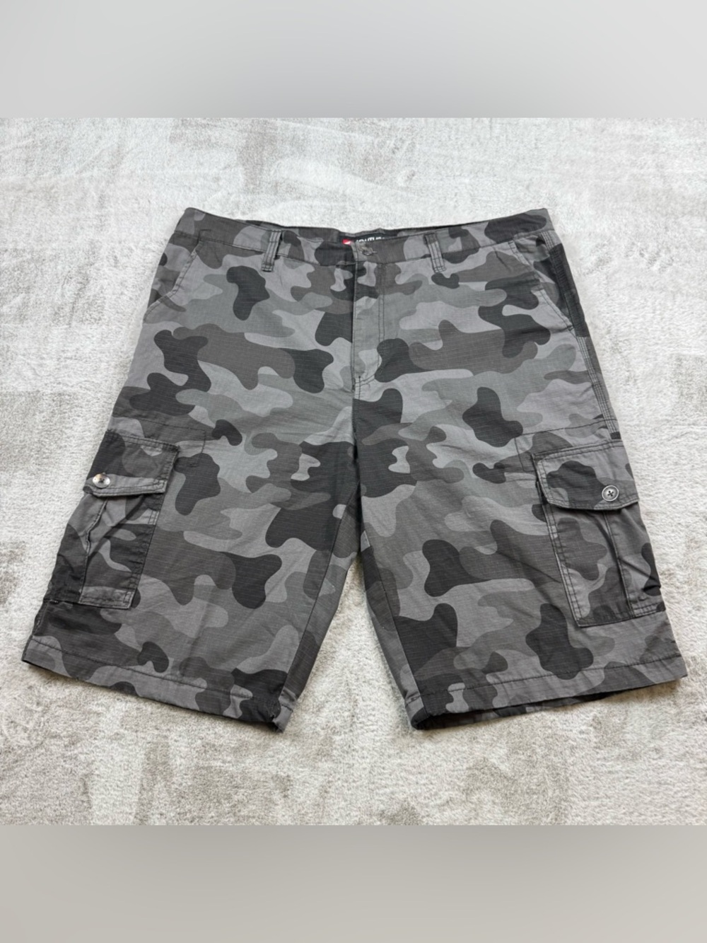 Southpole cargó ripstop camo shorts men’s size‎ 40X13”in multicolor hiking Y2K